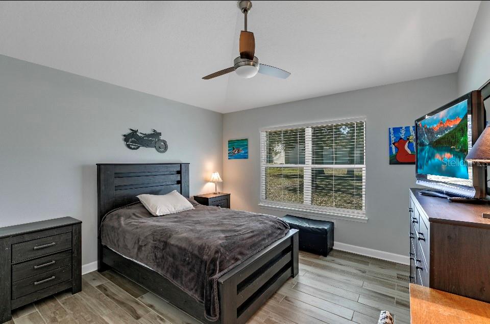 904 W BLUE SPRINGS AVE