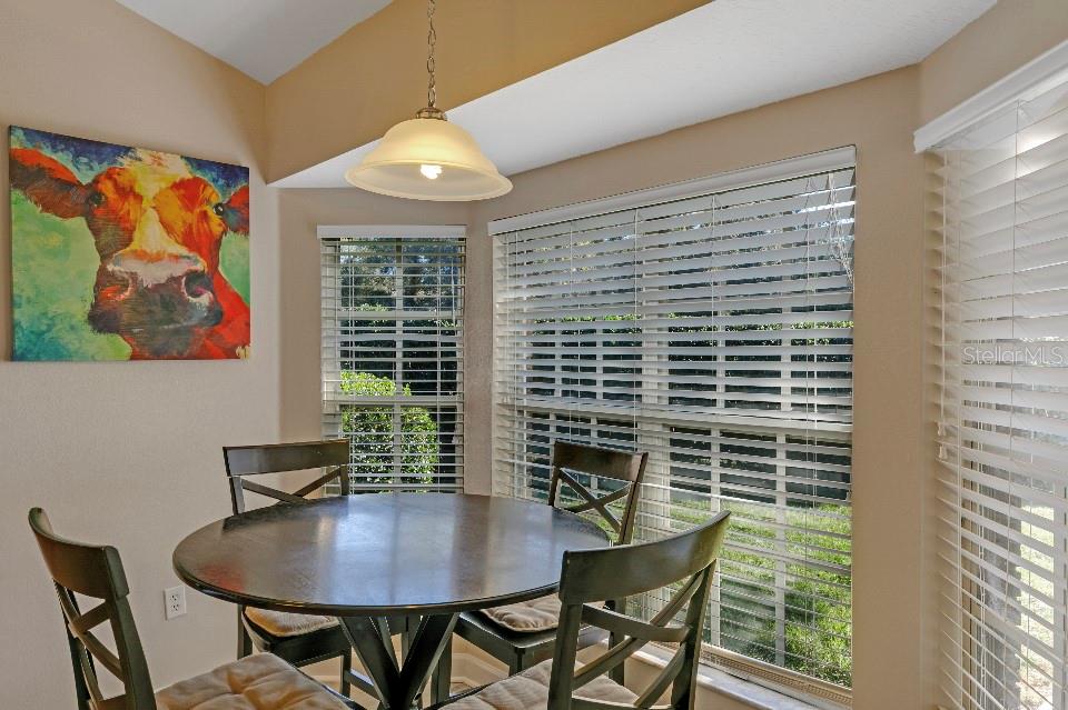 904 W BLUE SPRINGS AVE