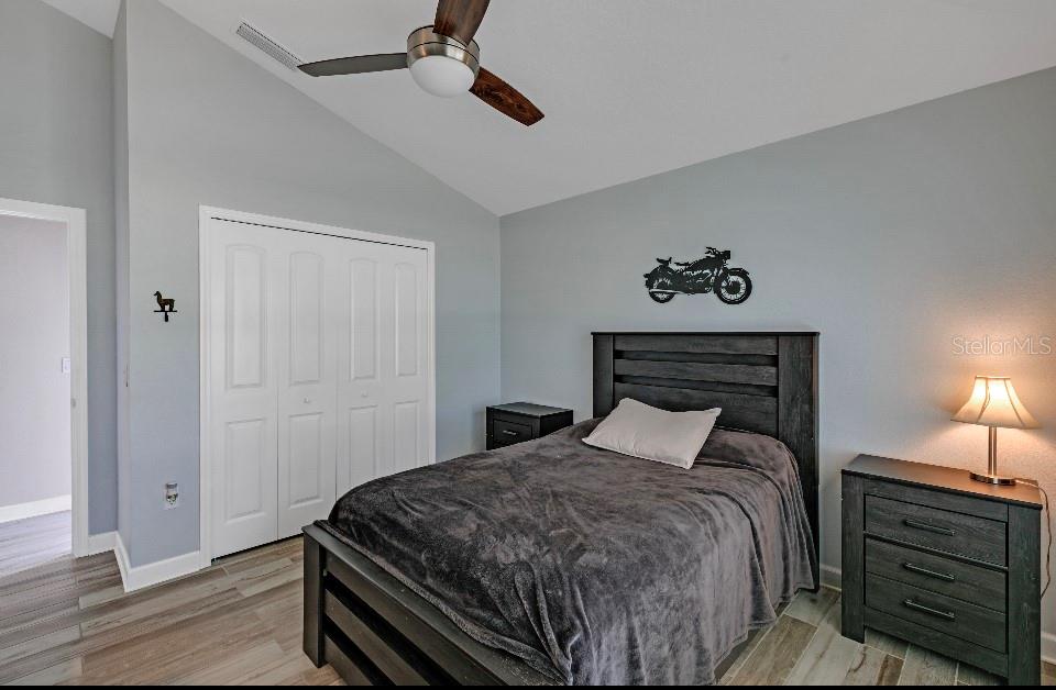 904 W BLUE SPRINGS AVE