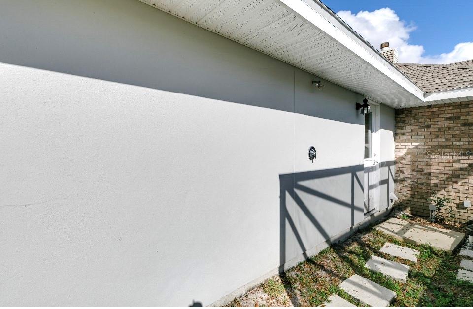 904 W BLUE SPRINGS AVE