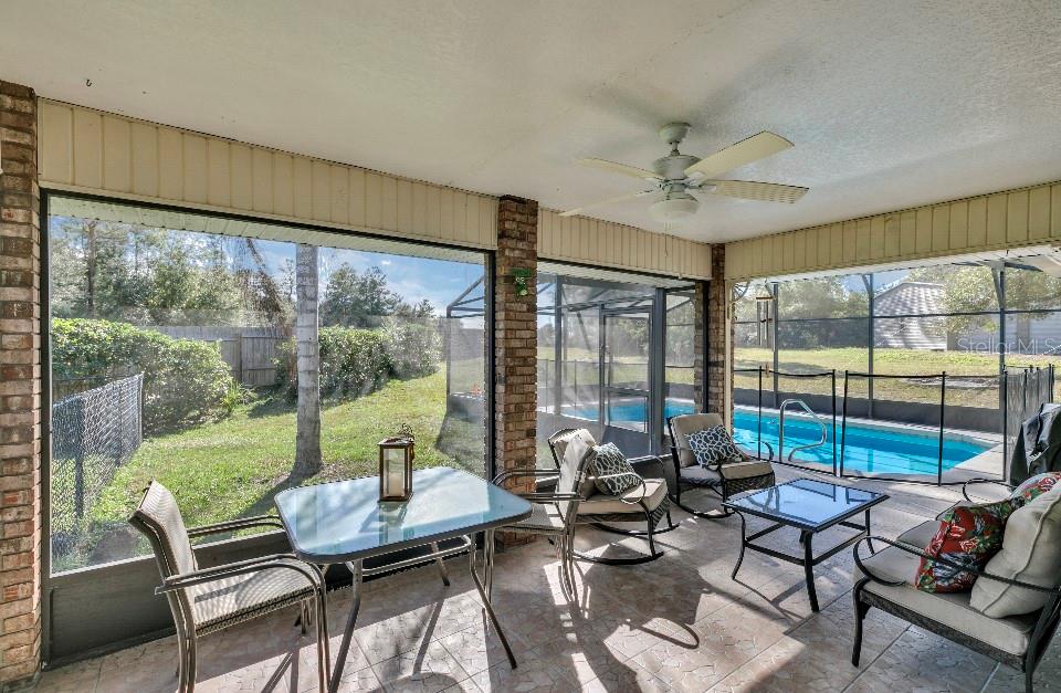 904 W BLUE SPRINGS AVE