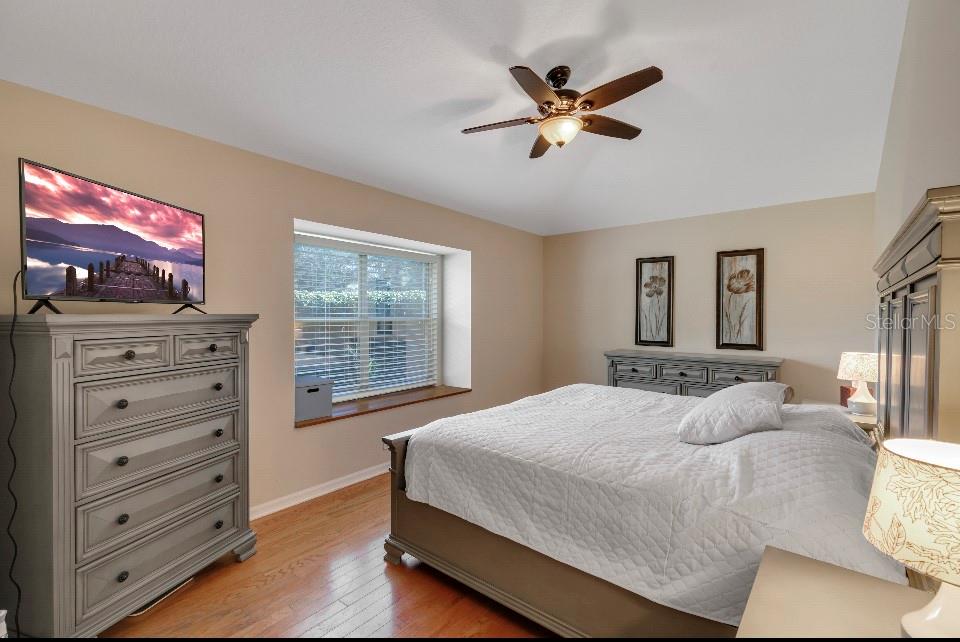 904 W BLUE SPRINGS AVE