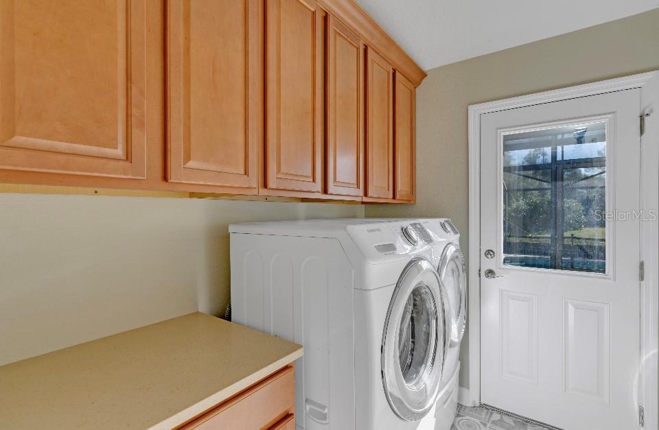 904 W BLUE SPRINGS AVE