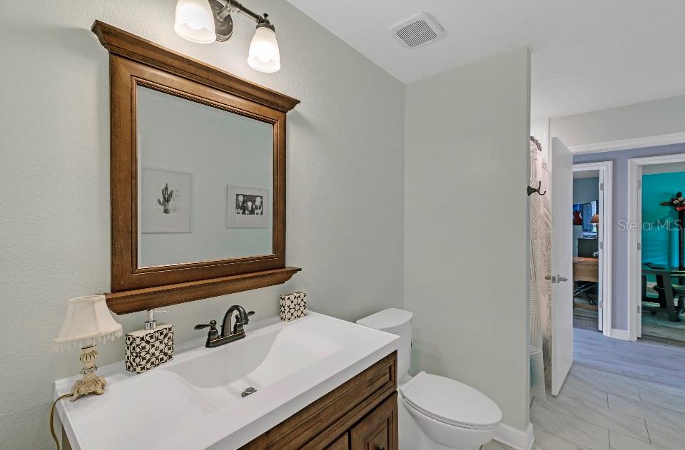 904 W BLUE SPRINGS AVE