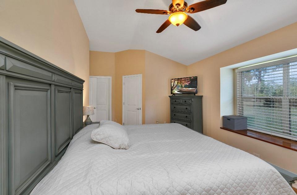 904 W BLUE SPRINGS AVE