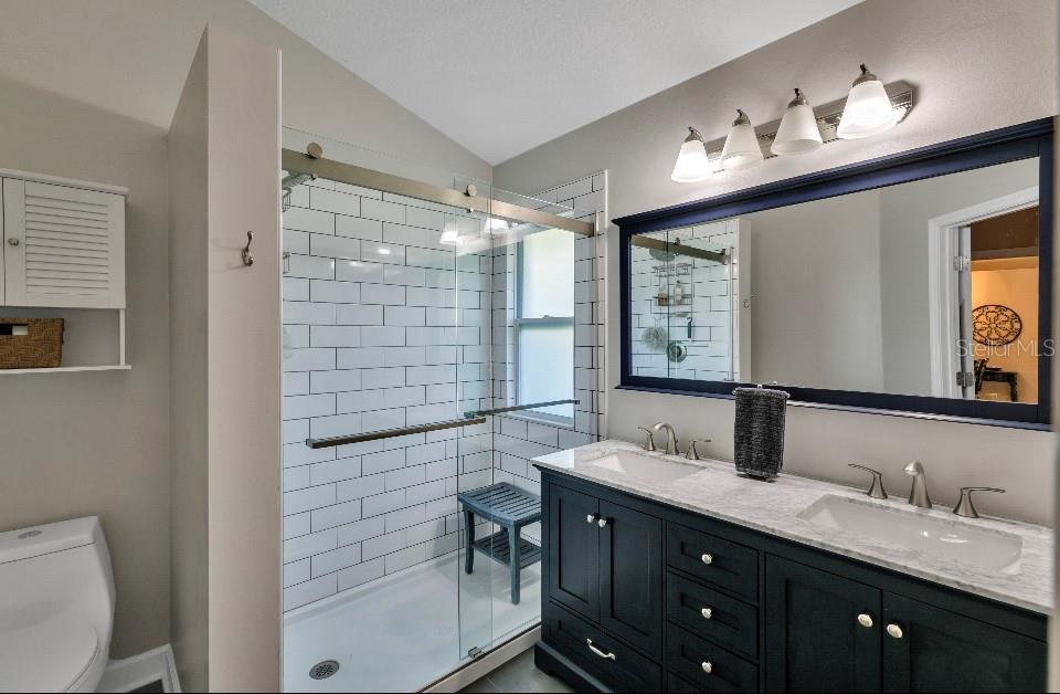 904 W BLUE SPRINGS AVE