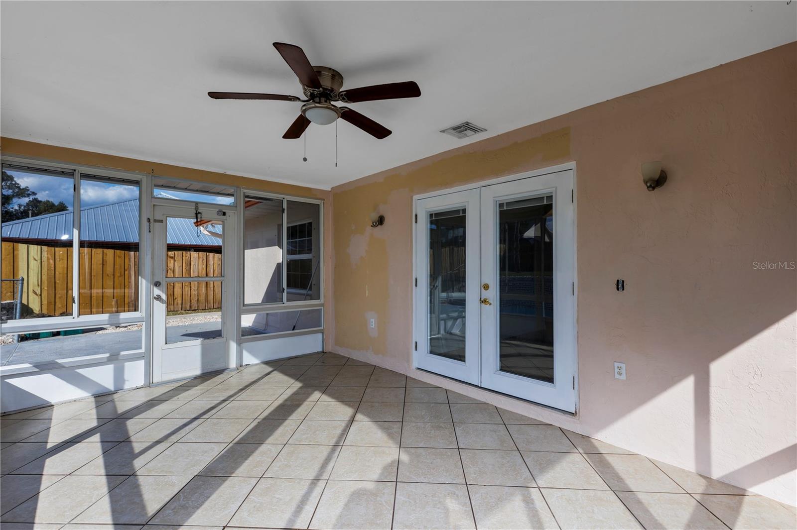 2072 W BARLINGTON DR