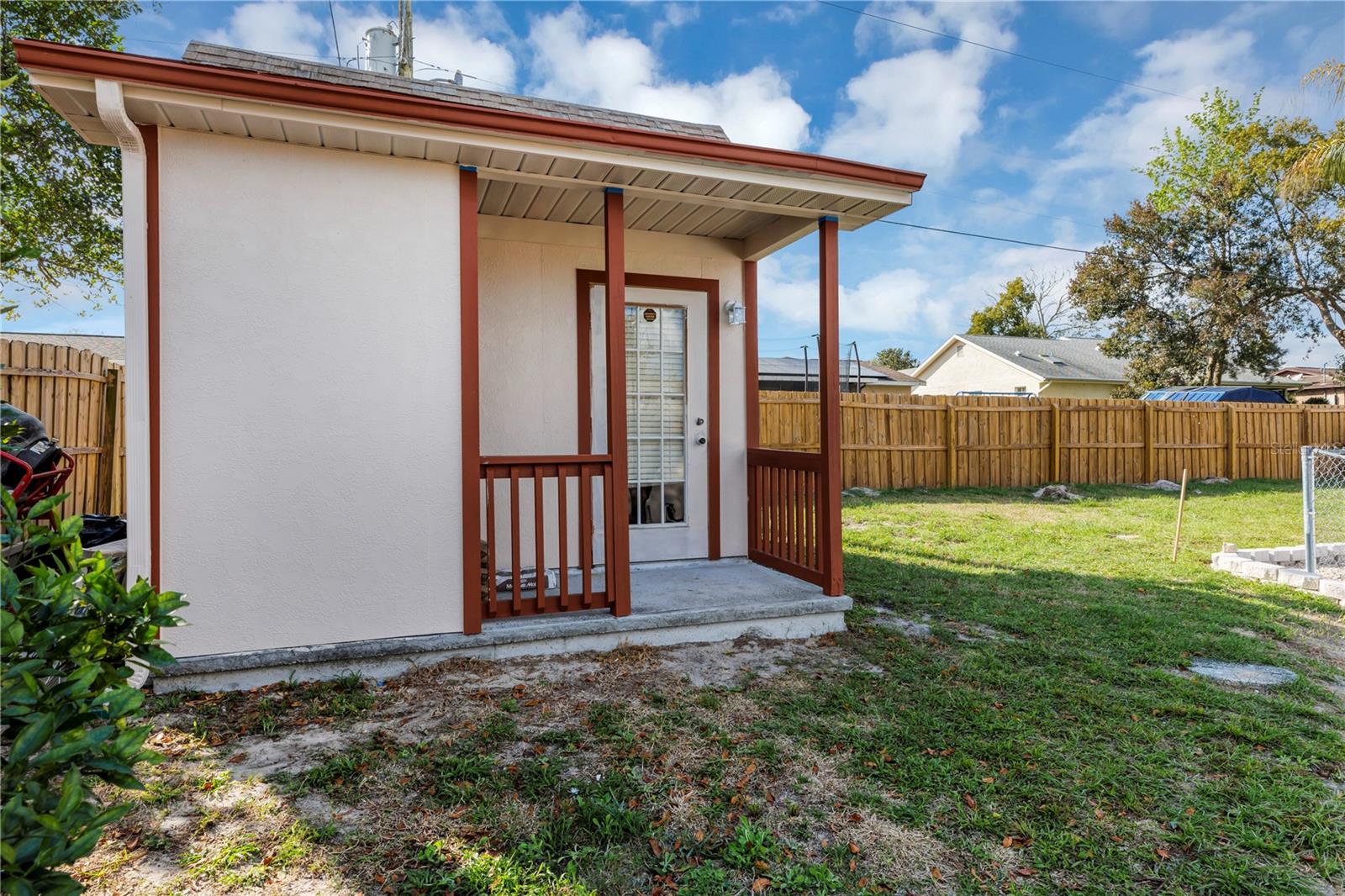 2072 W BARLINGTON DR