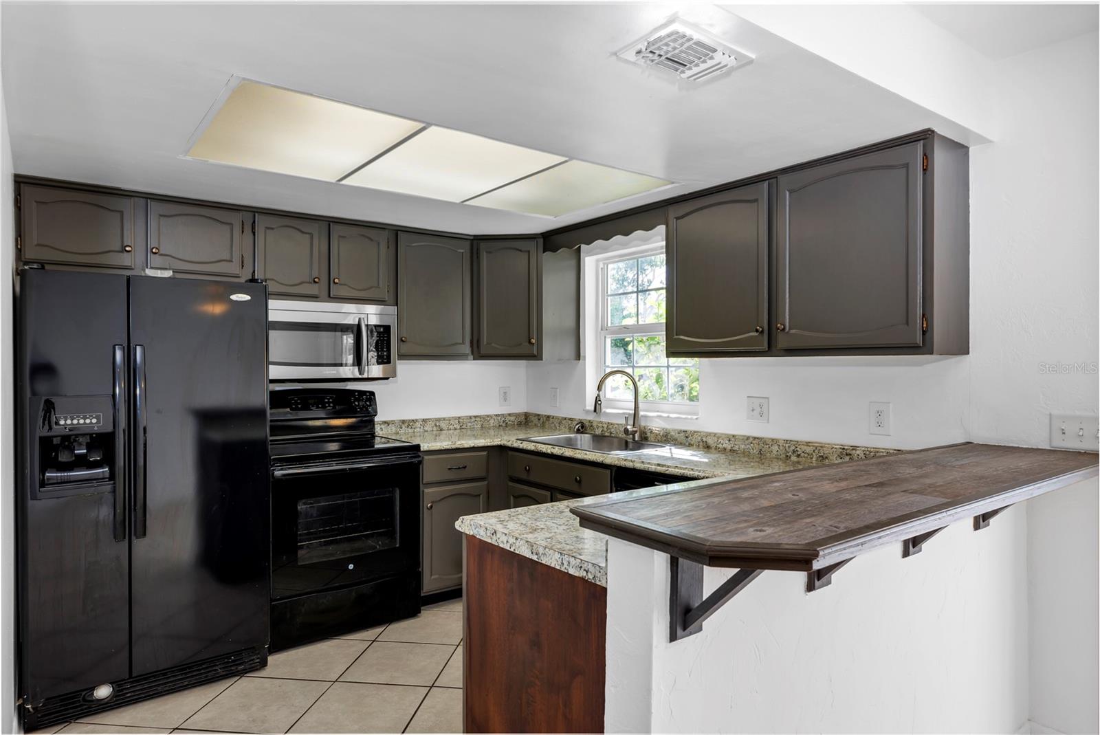 2072 W BARLINGTON DR