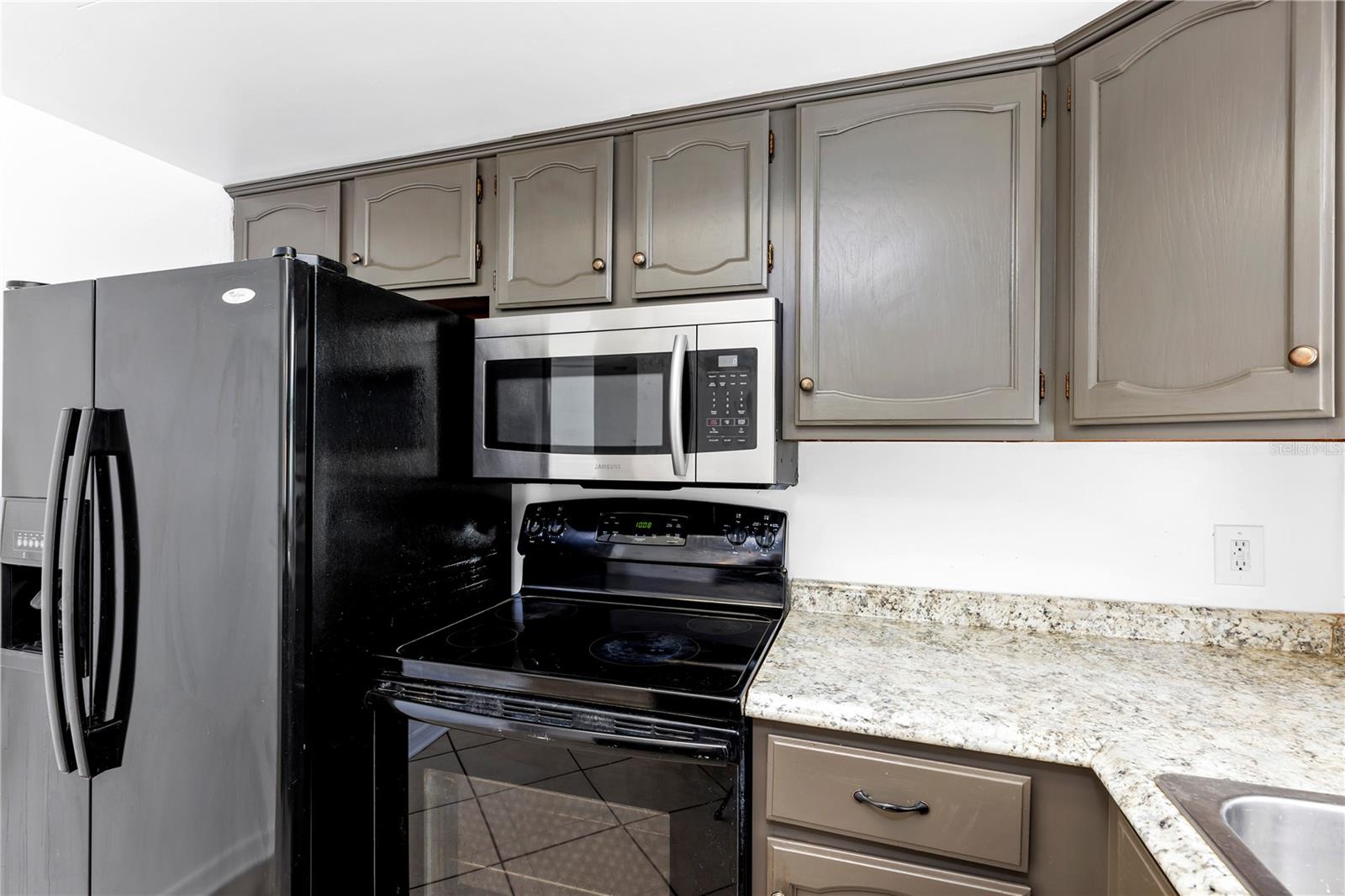 2072 W BARLINGTON DR