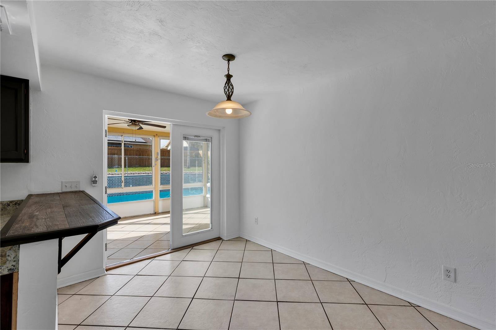 2072 W BARLINGTON DR