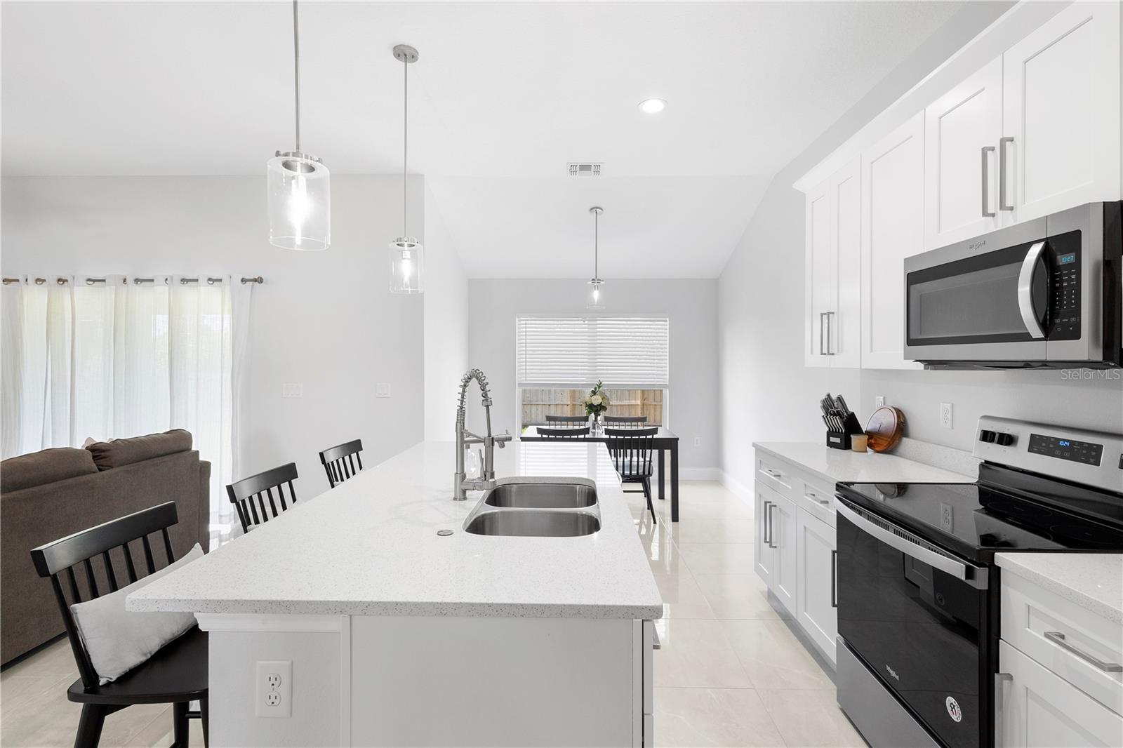 2849 WINDSOR HEIGHTS ST