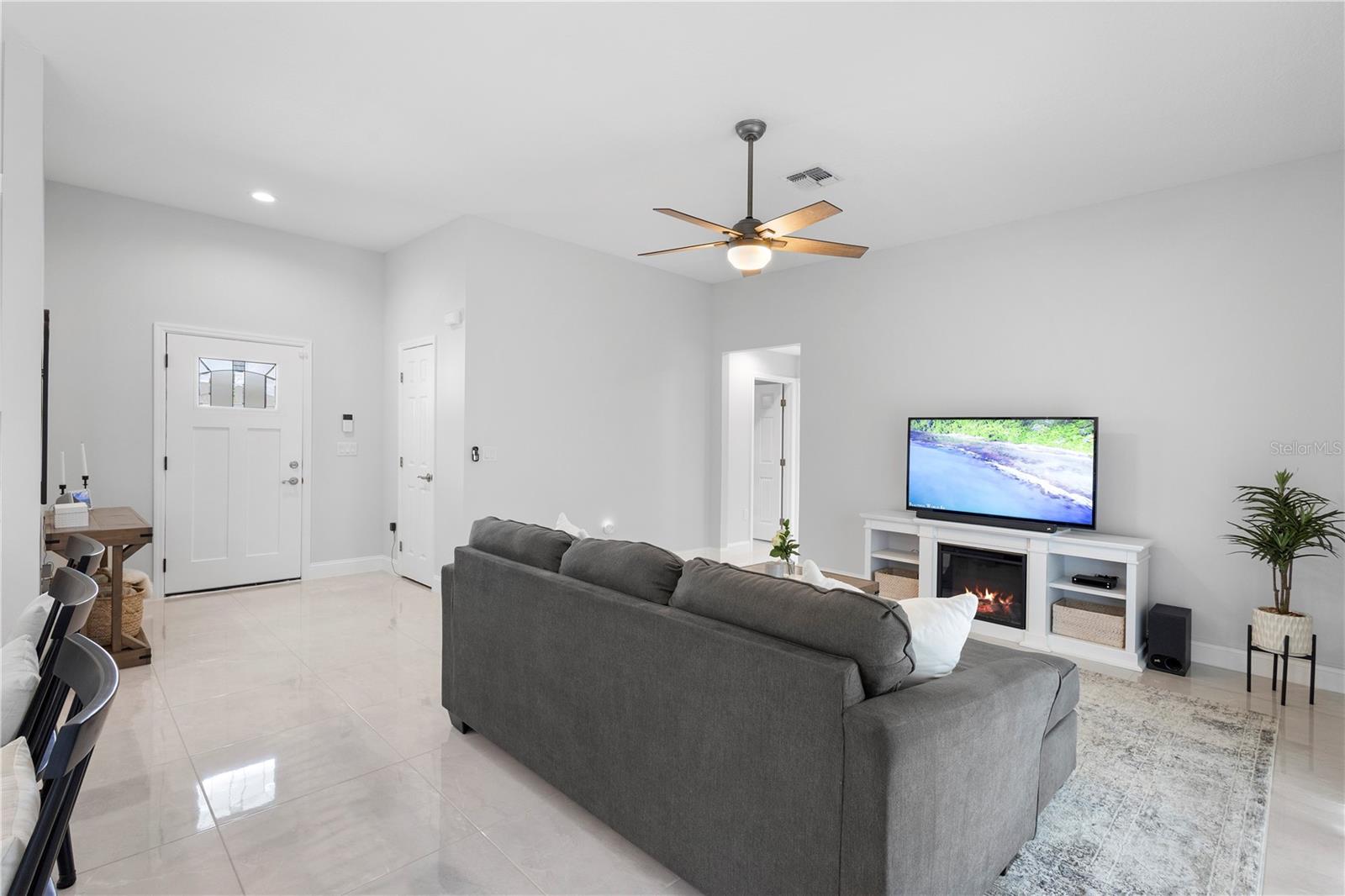 2849 WINDSOR HEIGHTS ST