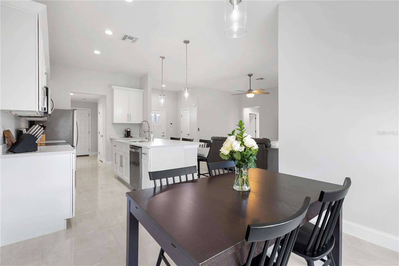 2849 WINDSOR HEIGHTS ST