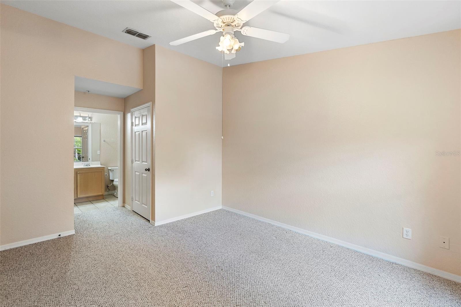 910 REGATTA BAY DR #5-201