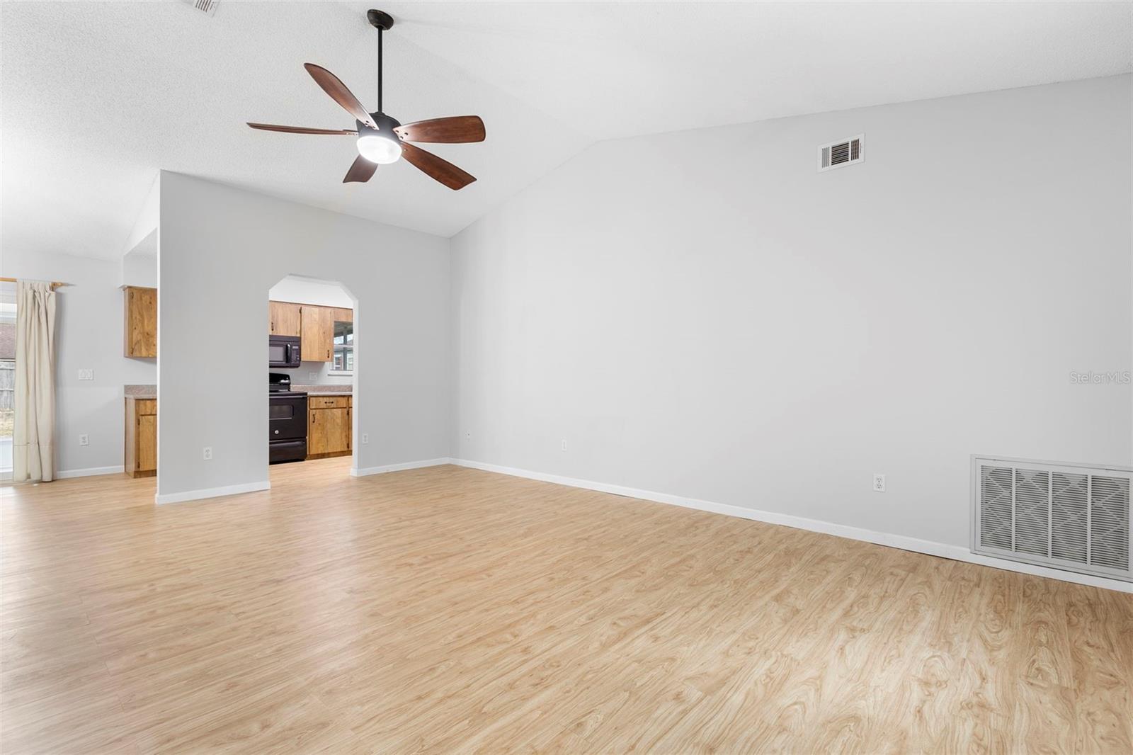 3560 APPLE ORCHARD DR