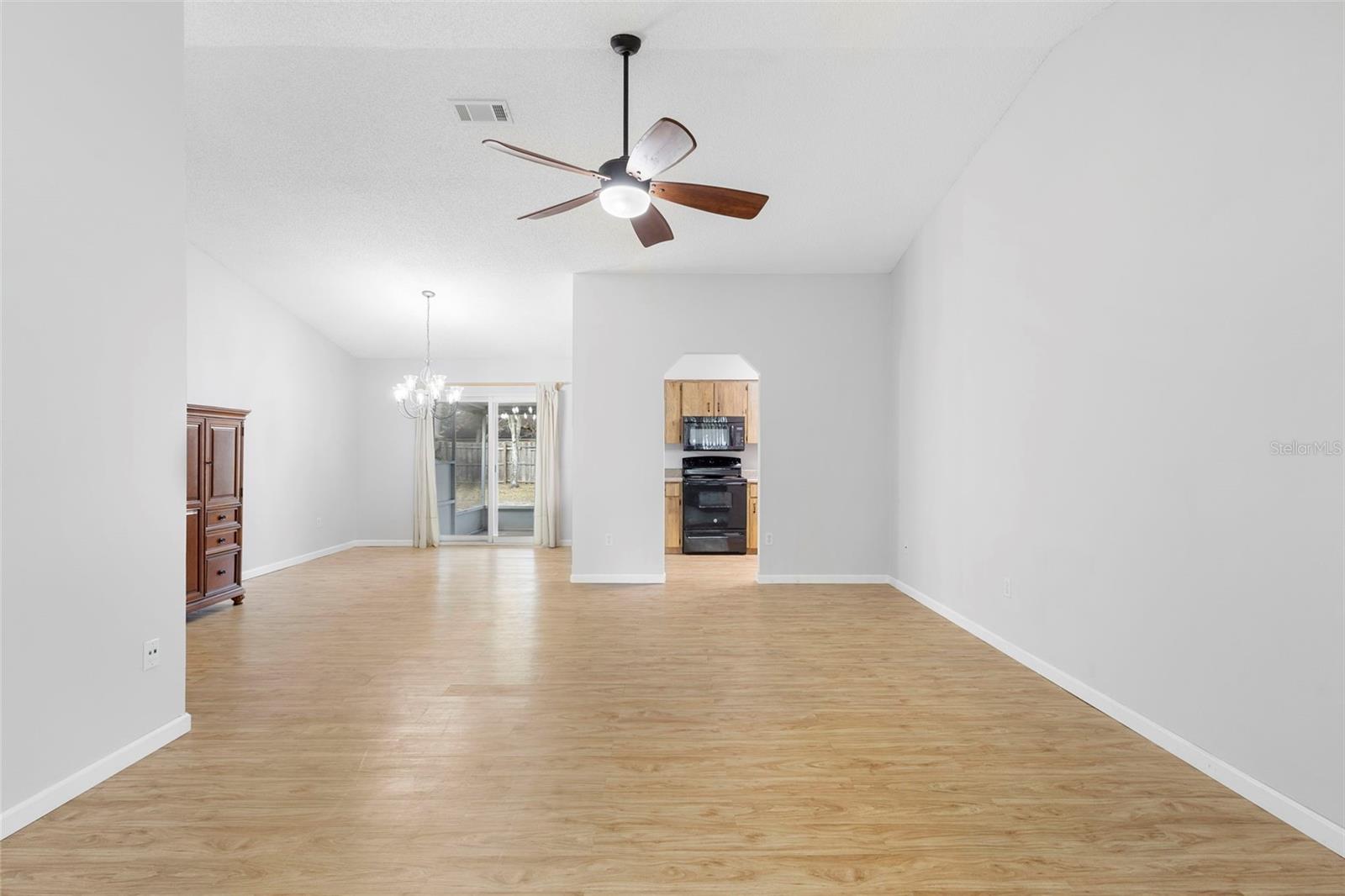 3560 APPLE ORCHARD DR