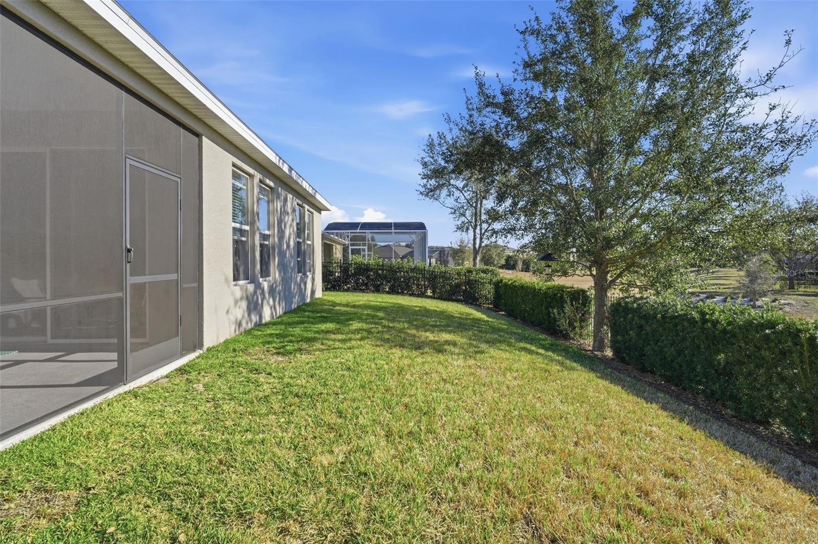 404 W VICTORIA TRAILS BLVD