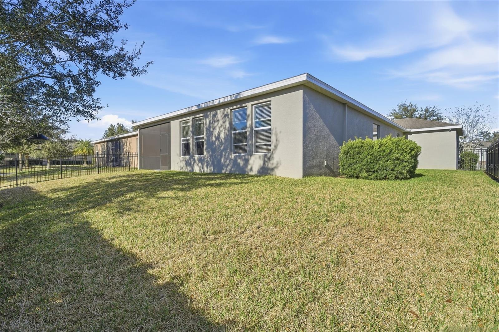 404 W VICTORIA TRAILS BLVD