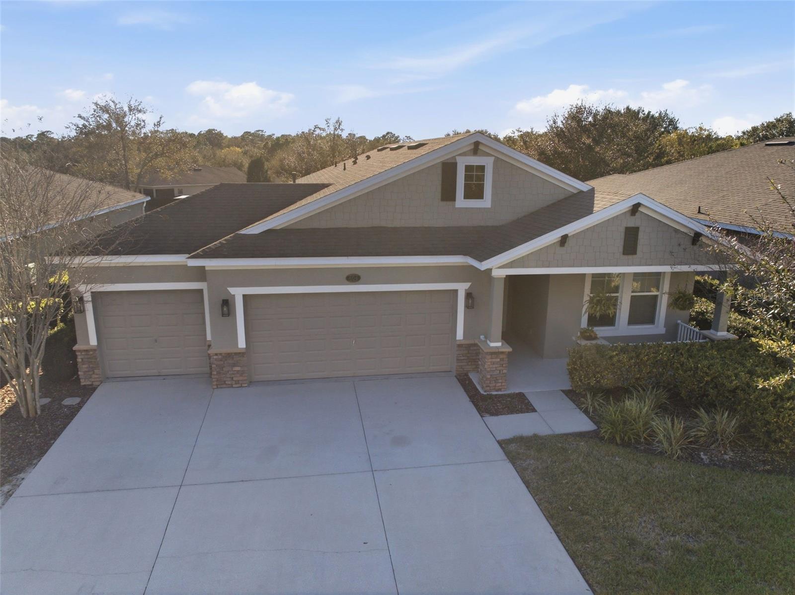 404 W VICTORIA TRAILS BLVD