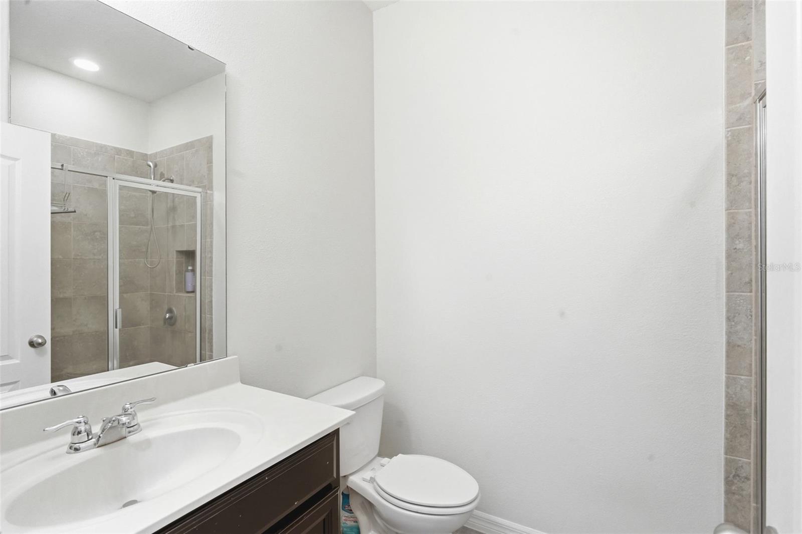 404 W VICTORIA TRAILS BLVD