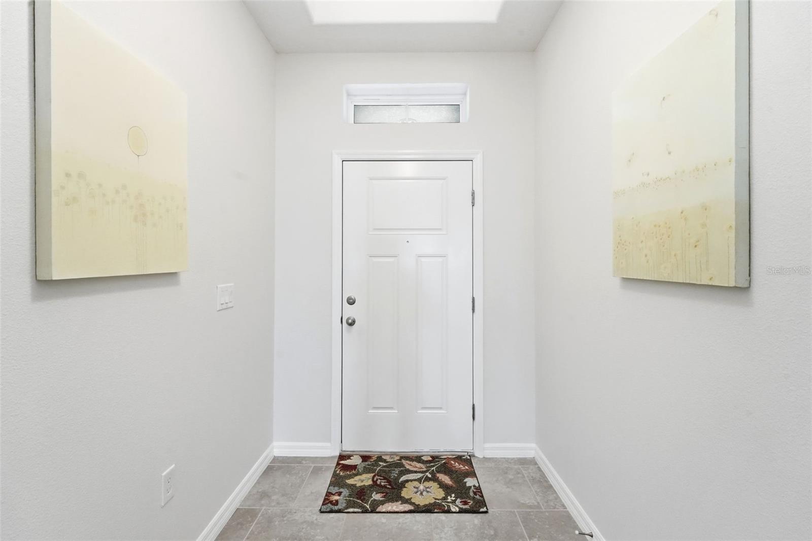 404 W VICTORIA TRAILS BLVD