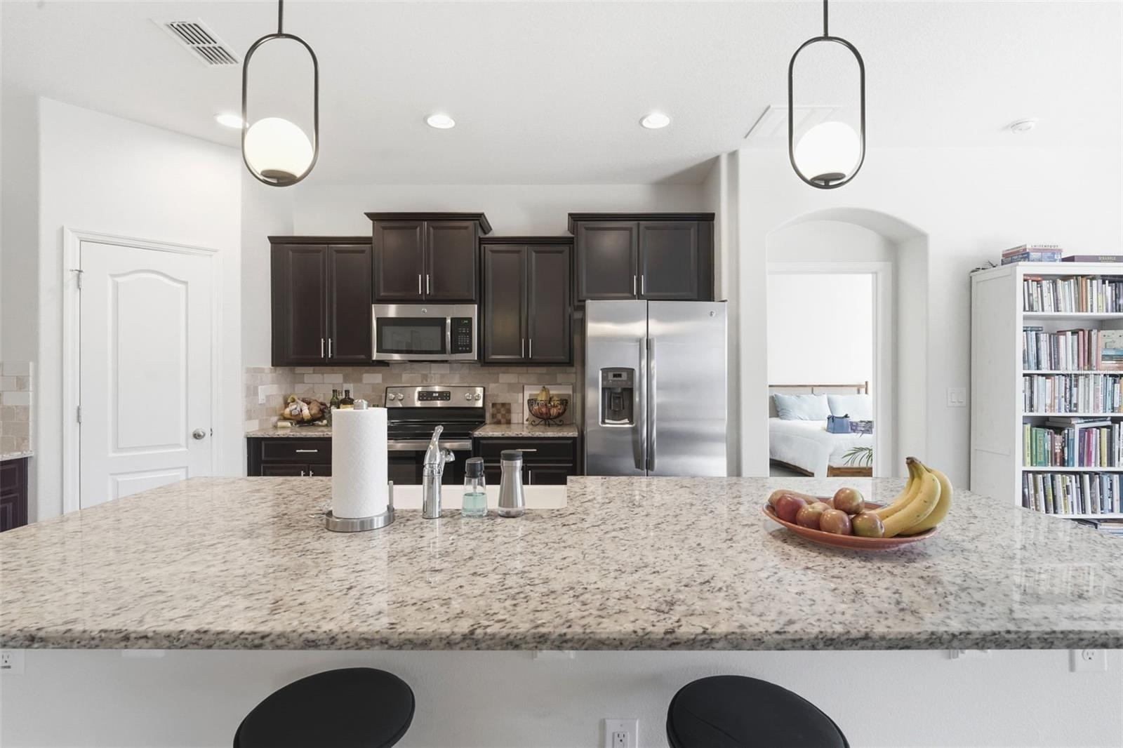 404 W VICTORIA TRAILS BLVD