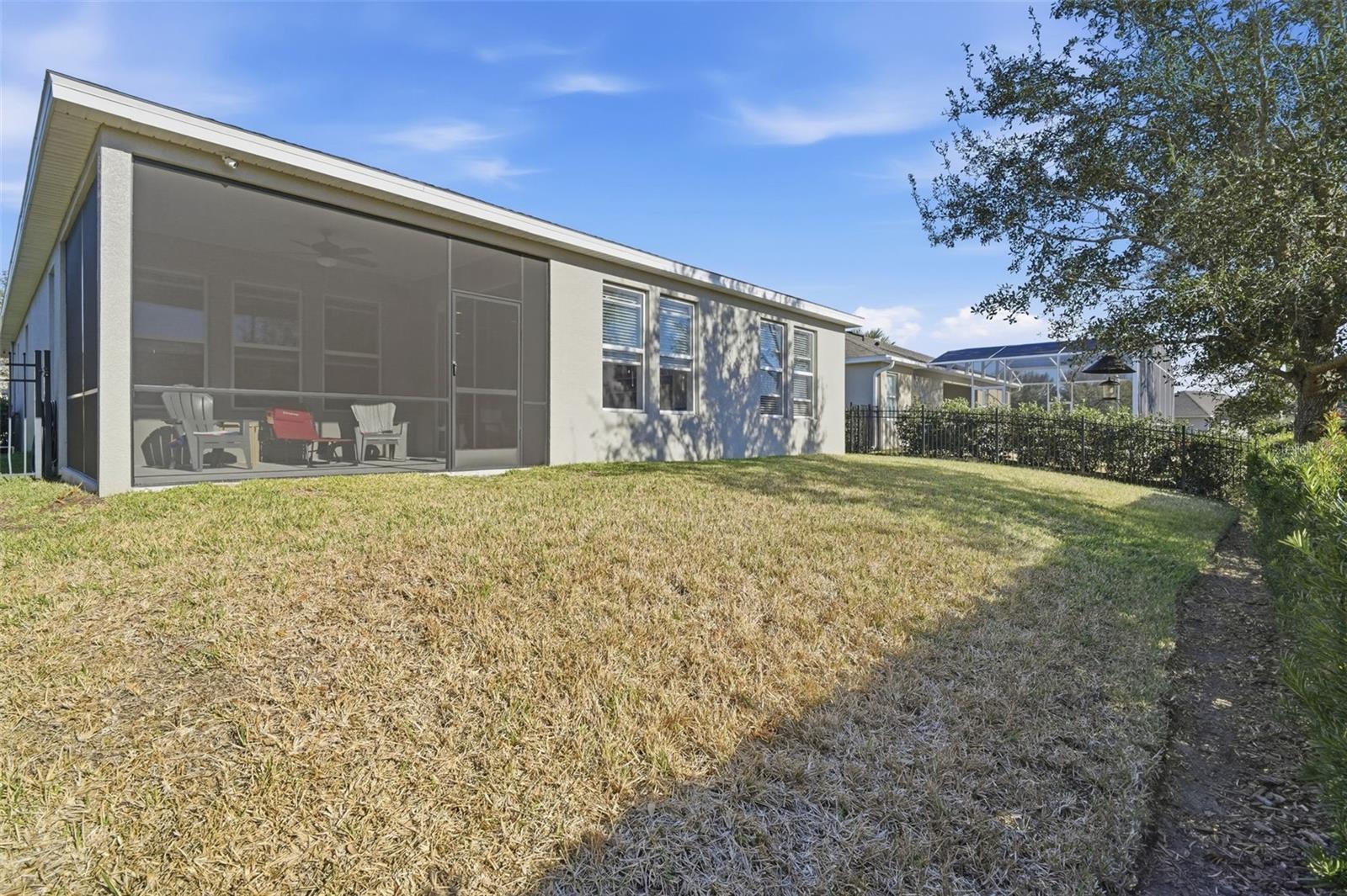 404 W VICTORIA TRAILS BLVD