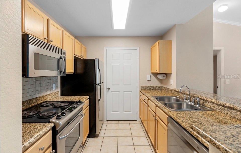 910 REGATTA BAY DR #5-201