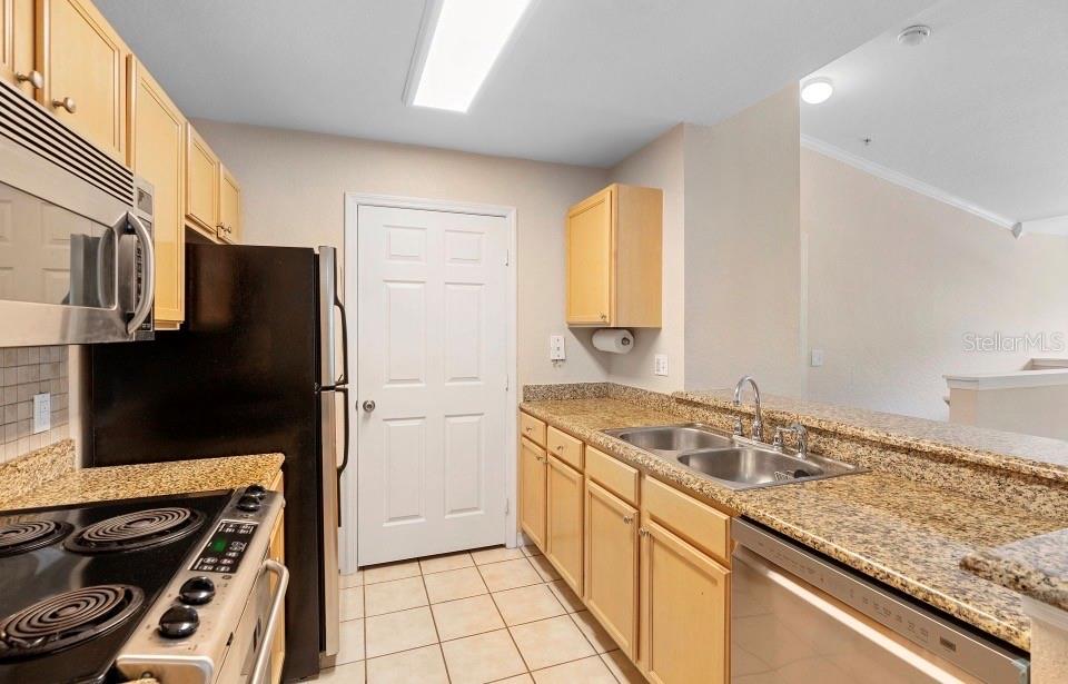 910 REGATTA BAY DR #5-201