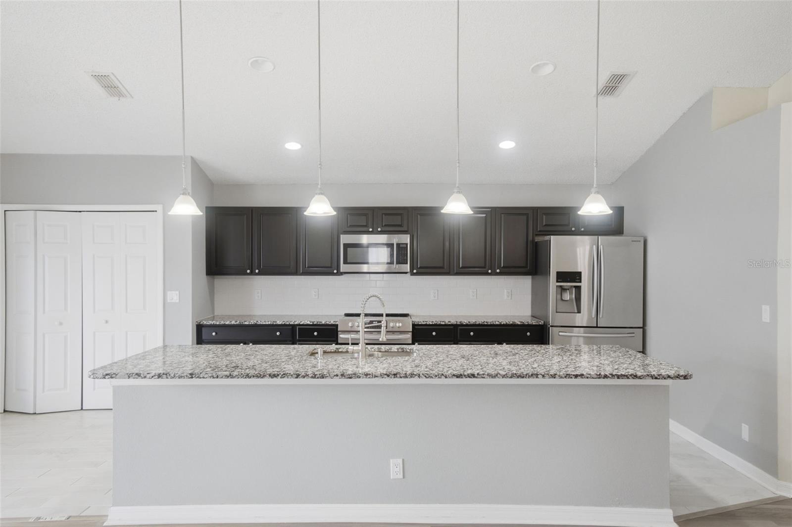 553 MAIDENHAIR CT