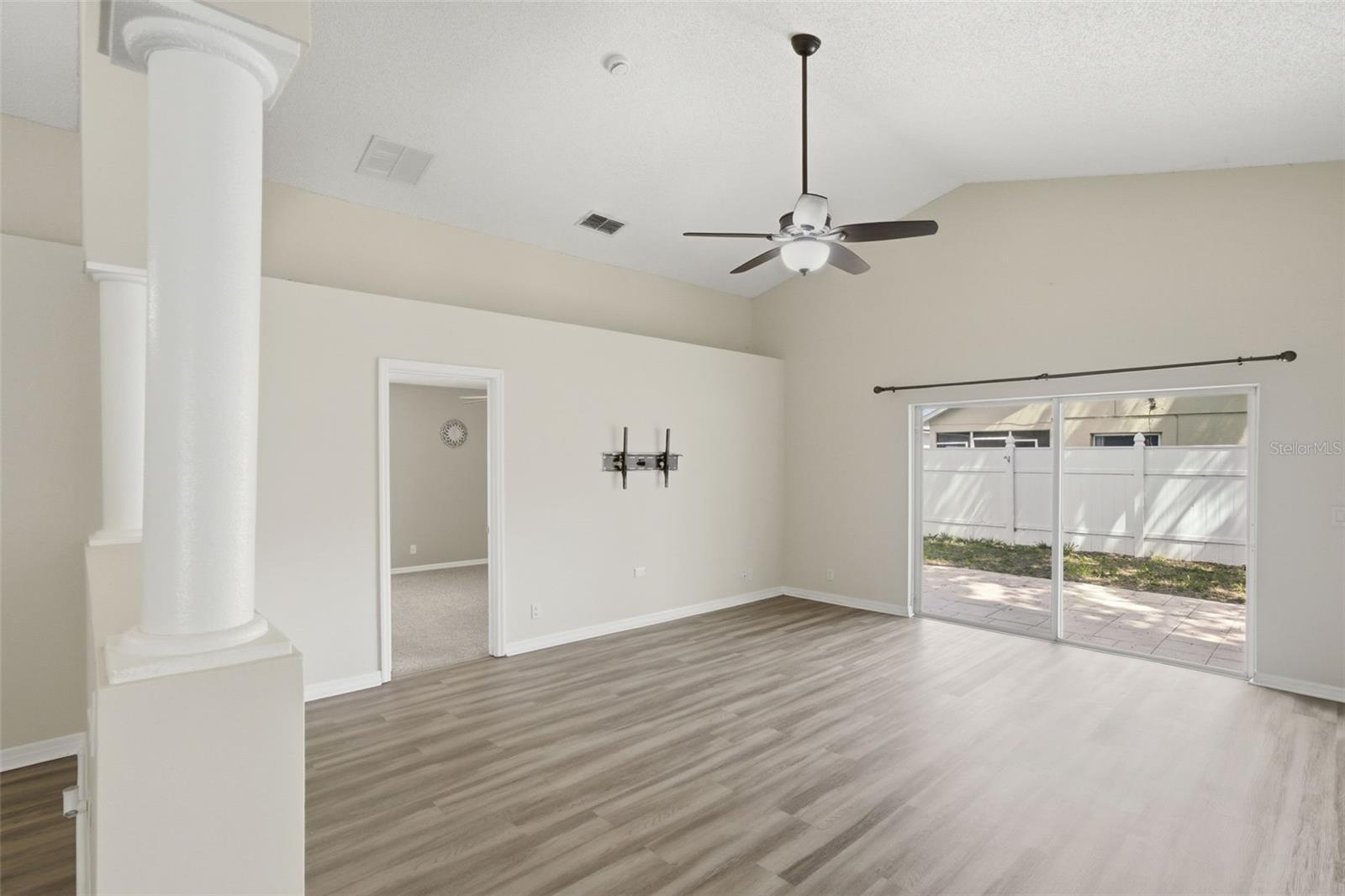 553 MAIDENHAIR CT