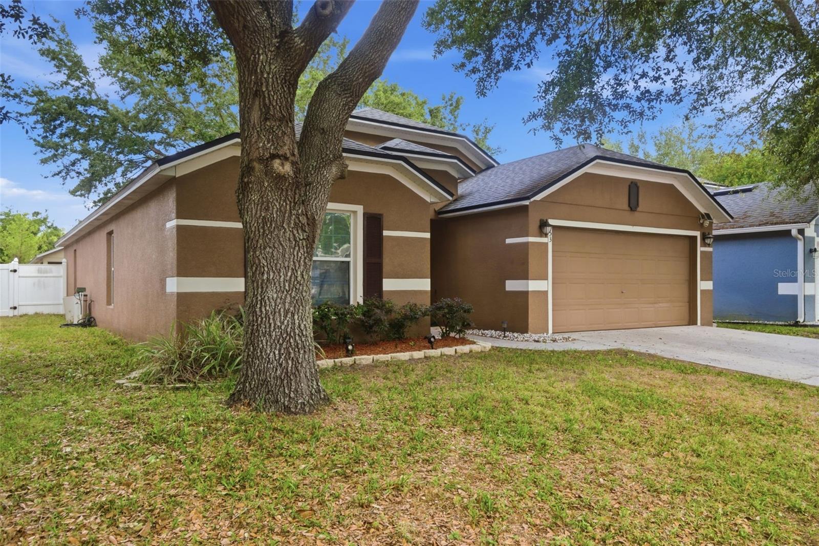553 MAIDENHAIR CT