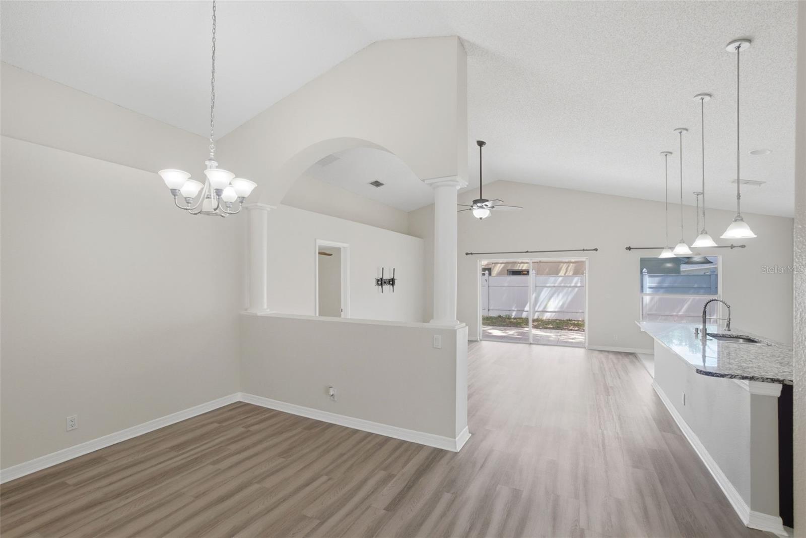 553 MAIDENHAIR CT