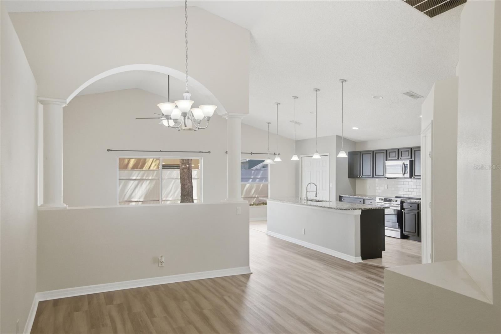 553 MAIDENHAIR CT