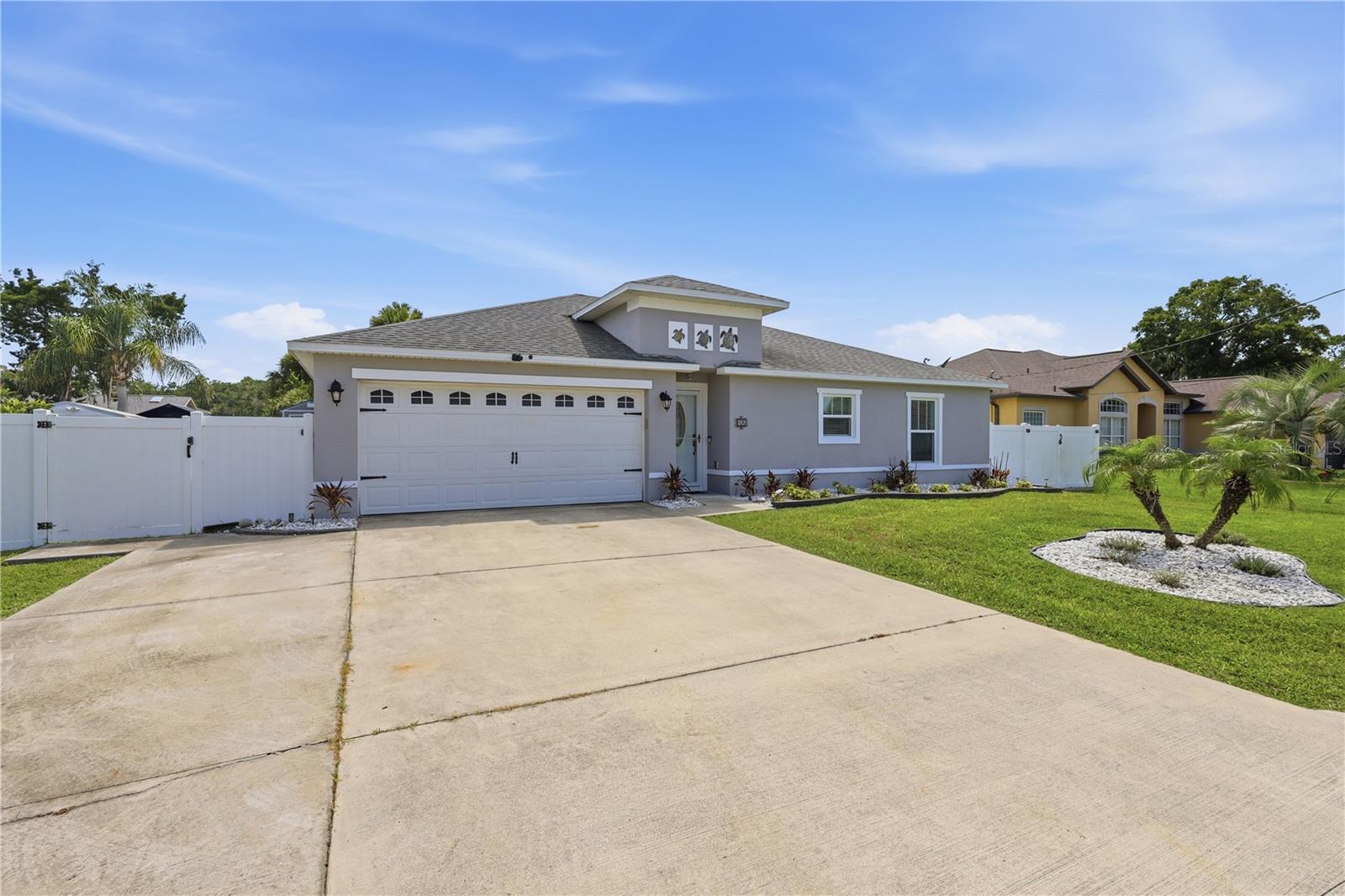 36 ROYAL PALM LN