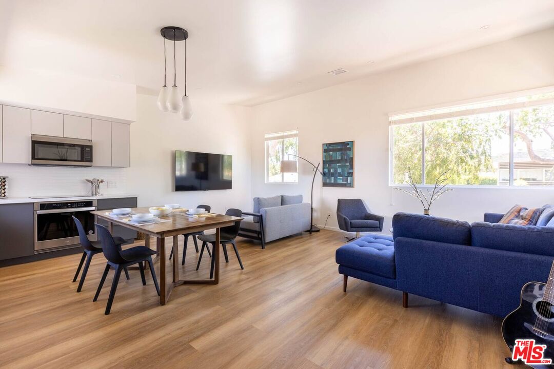 5181 Sunlight Pl