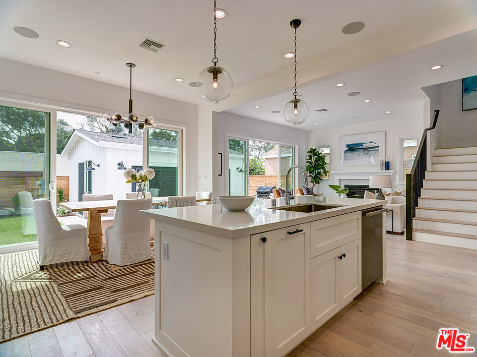 10906 Pickford Way