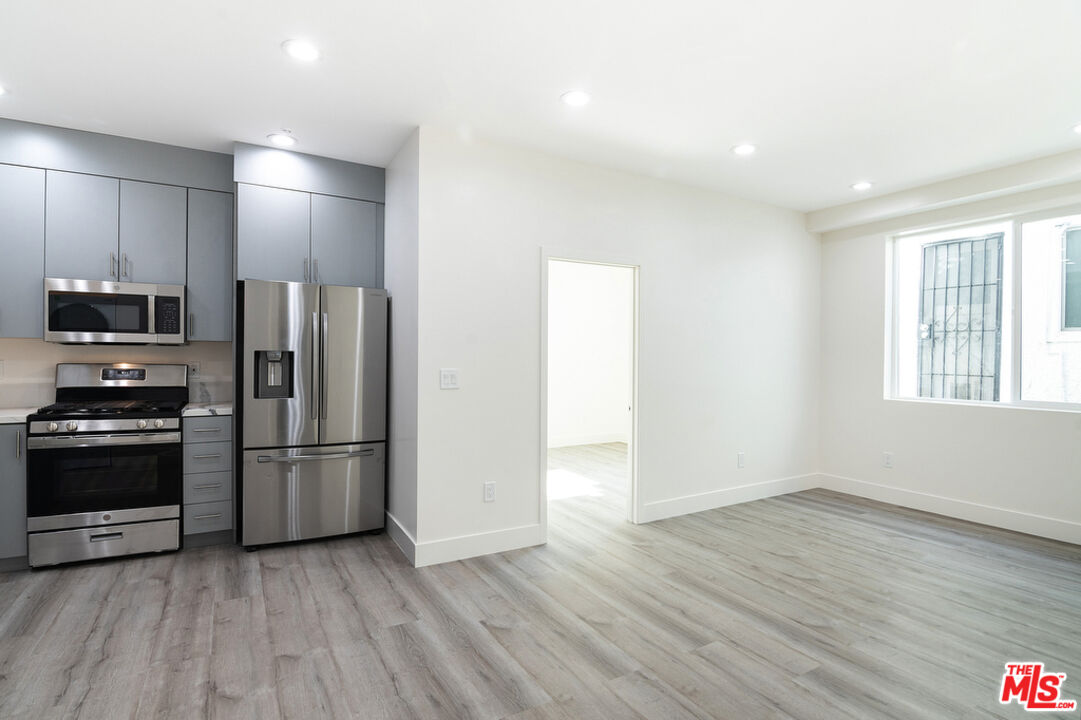 1327 23rd St Unit: B1