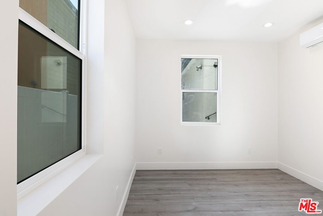 1327 23rd St Unit: B1