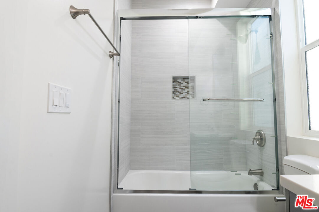 1327 23rd St Unit: B1