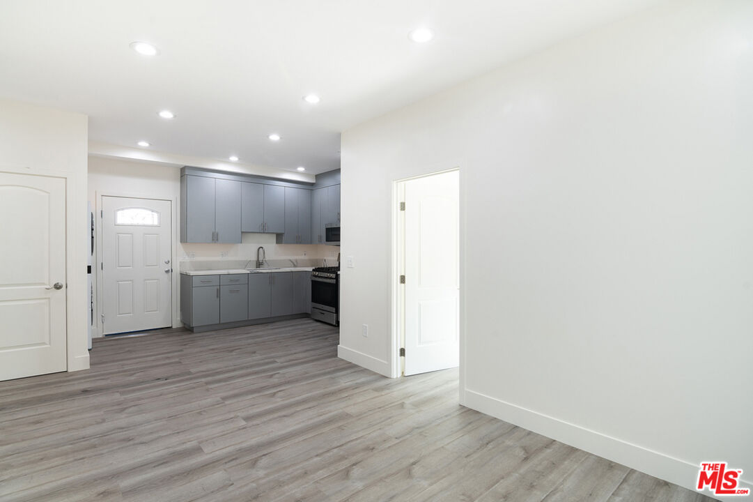 1327 23rd St Unit: B1