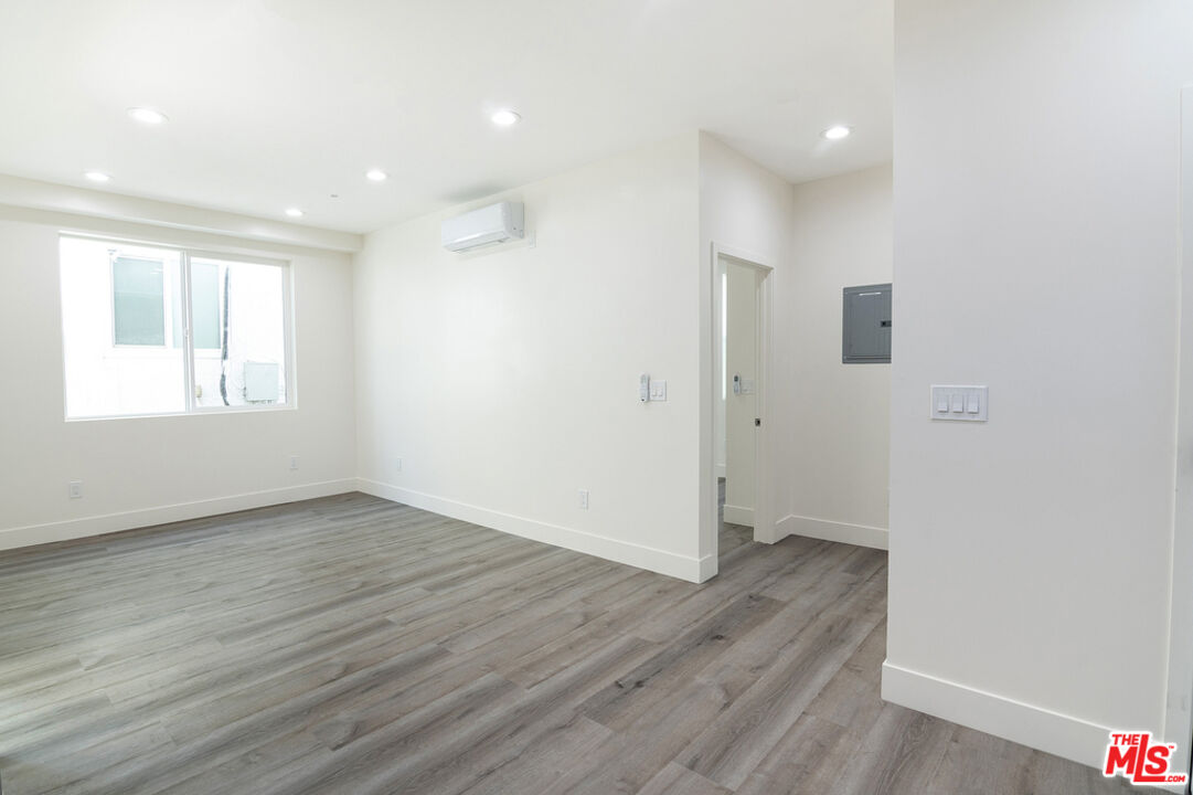 1327 23rd St Unit: B1