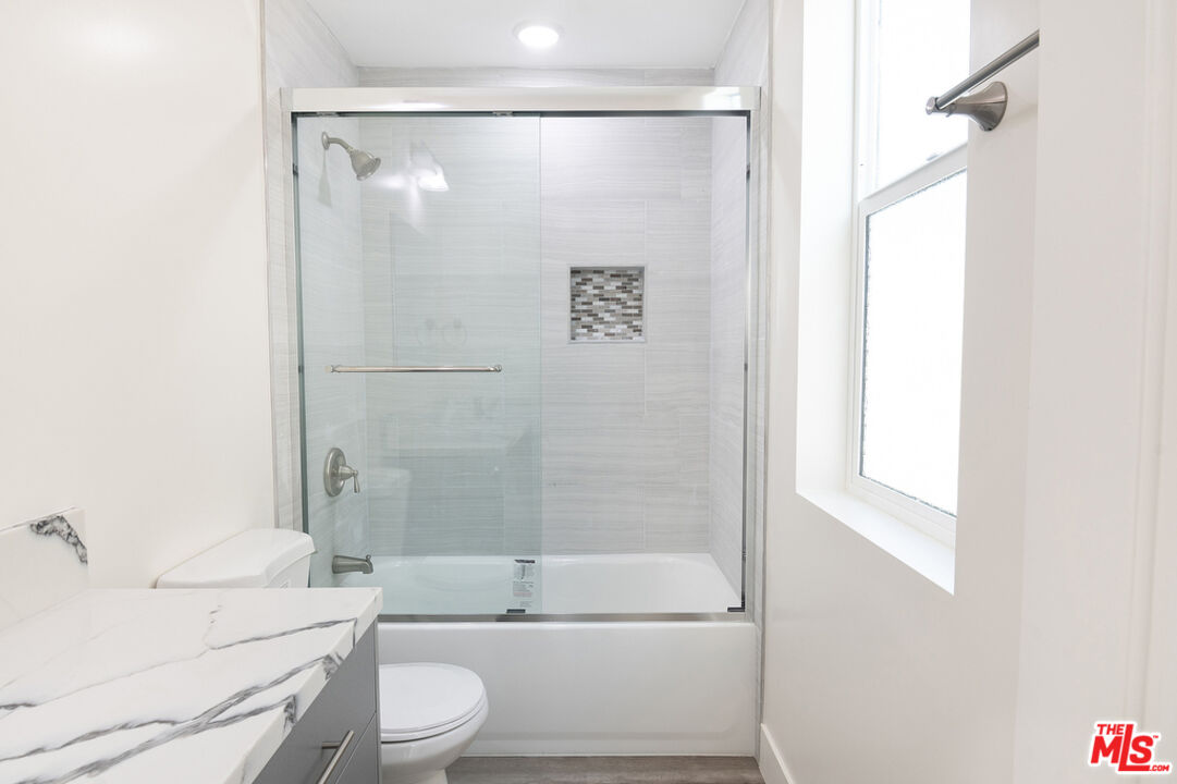 1327 23rd St Unit: B1