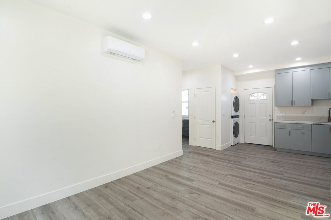1327 23rd St Unit: B1