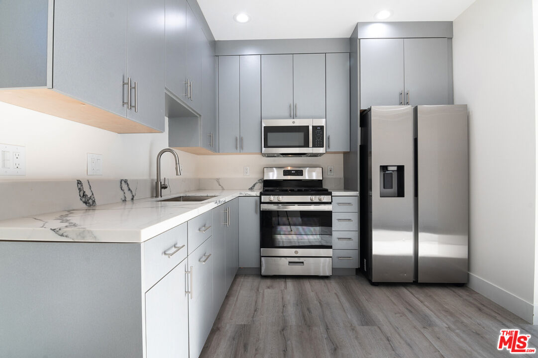 1327 23rd St Unit: B2