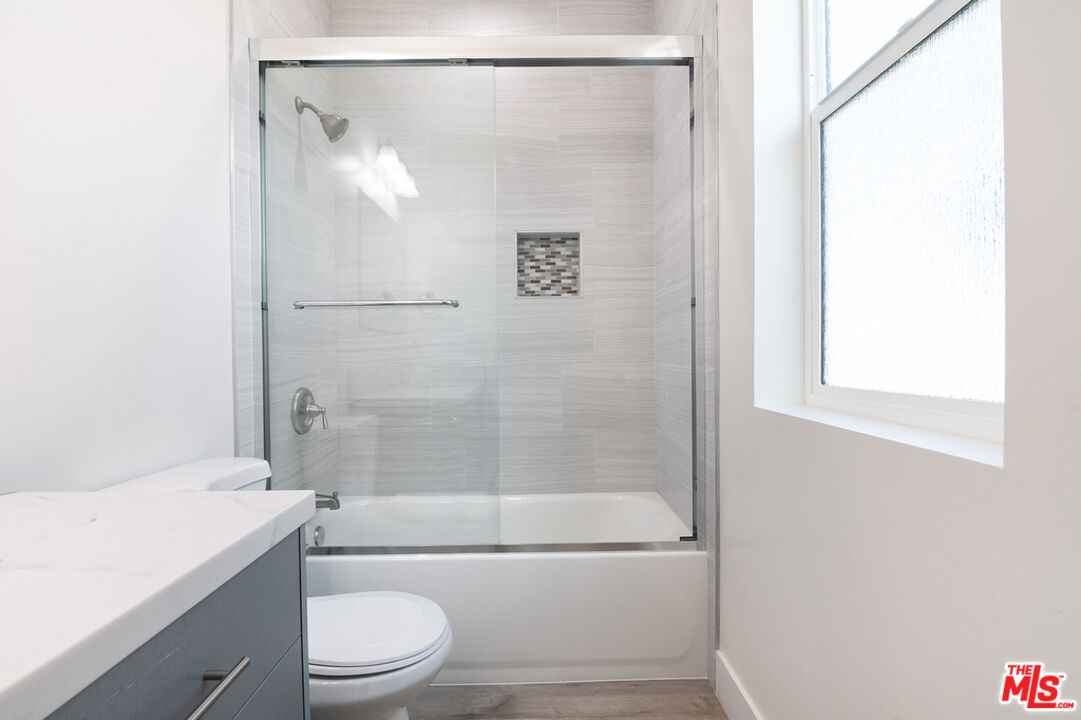 1327 23rd St Unit: B2