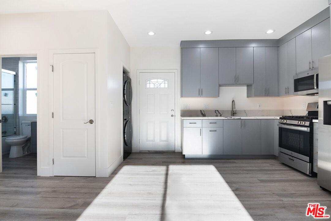 1327 23rd St Unit: B2