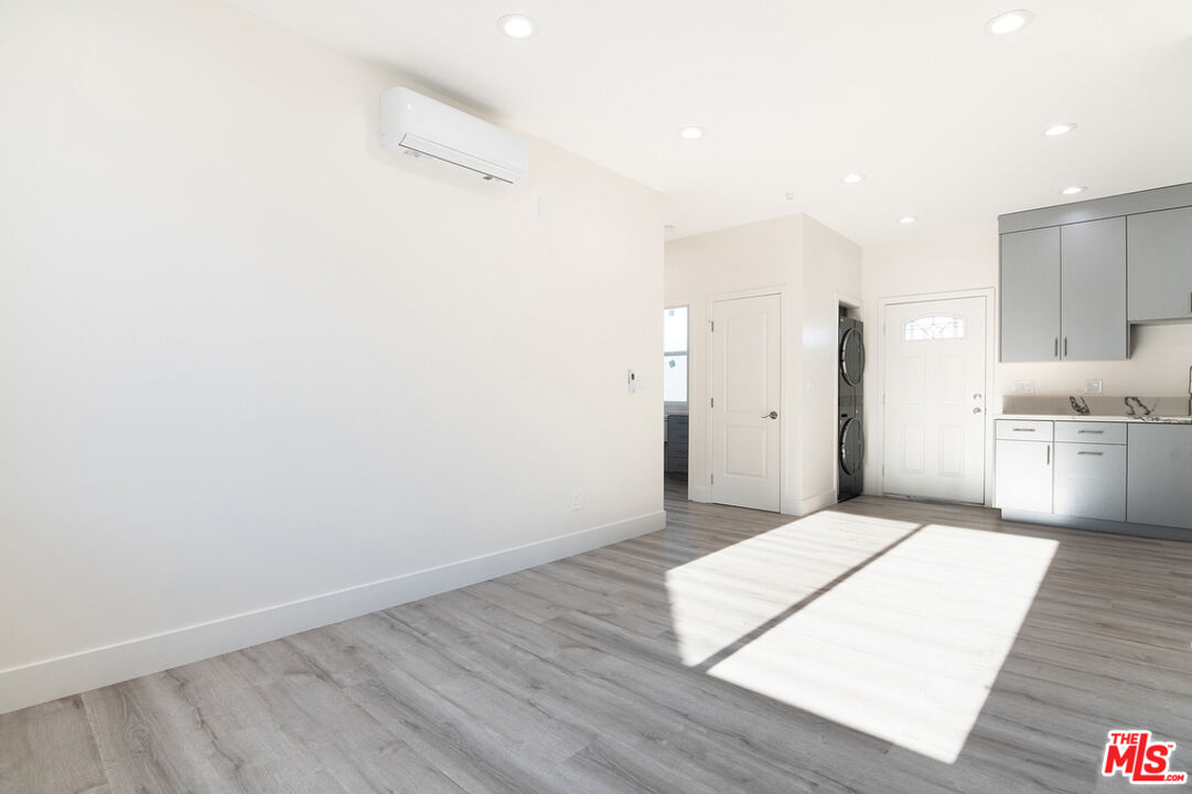 1327 23rd St Unit: B2