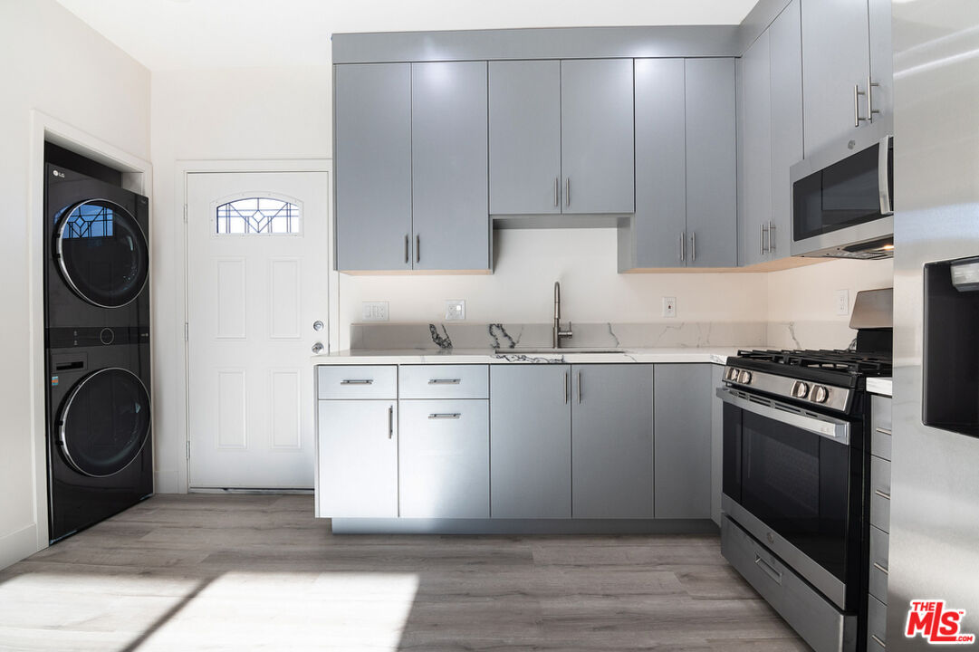 1327 23rd St Unit: B2